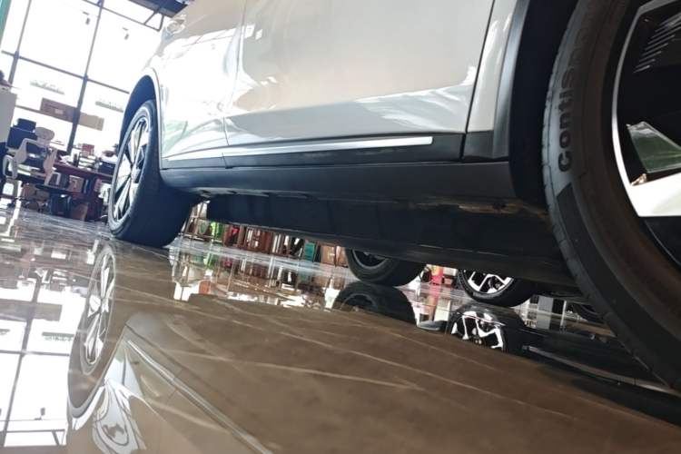 Used BYD Tang New Energy 2022 EV 730KM Luxury Model Right Side Sill