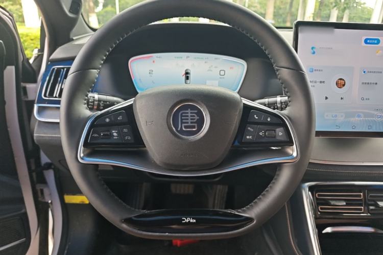 Used BYD Tang New Energy 2022 EV 730KM Luxury Model Steering Wheel
