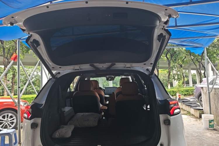 Used BYD Tang New Energy 2022 EV 730KM Luxury Model Trunk