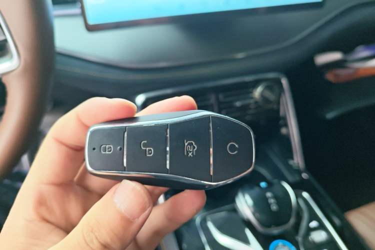 Used BYD Tang New Energy 2022 DM-p 215KM Four-Wheel Drive Flagship Model Vehicle Key