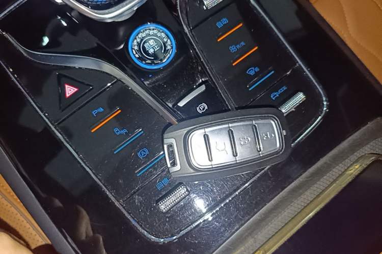 Used BYD Tang New Energy 2022 EV 730KM Luxury Model Vehicle Key