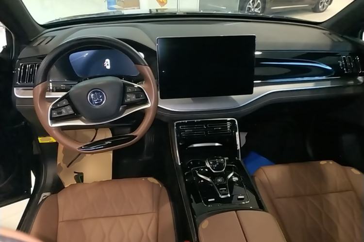 Used BYD Tang New Energy 2023 DM-i Champion Edition 112KM Prestige Model Center Console