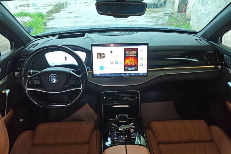 Used BYD Tang New Energy 2023 DM-i Champion Edition 112KM Prestige Model Center Console