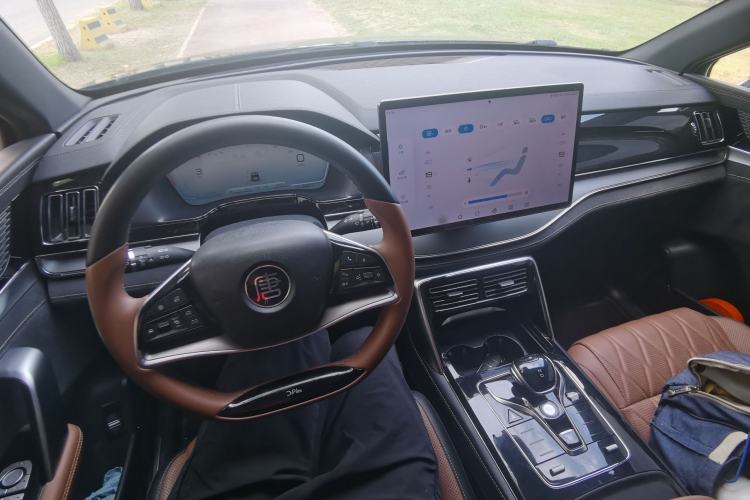 Used BYD Tang New Energy 2023 DM-i Champion Edition 112KM Prestige Model Center Console