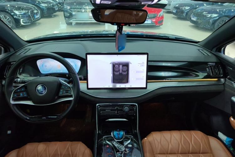 Used BYD Tang New Energy 2023 DM-i Champion Edition 112KM Prestige Model Center Console