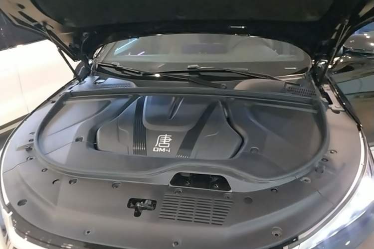 Used BYD Tang New Energy 2023 DM-i Champion Edition 112KM Prestige Model Engine Bay