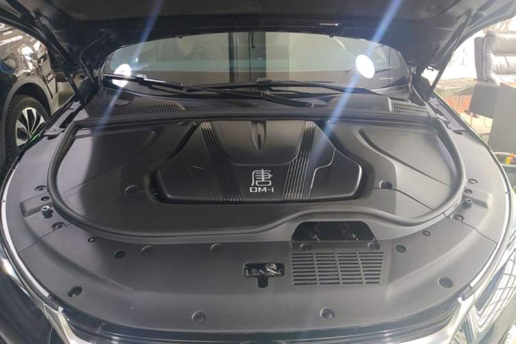 Used BYD Tang New Energy 2023 DM-i Champion Edition 112KM Prestige Model Engine Bay