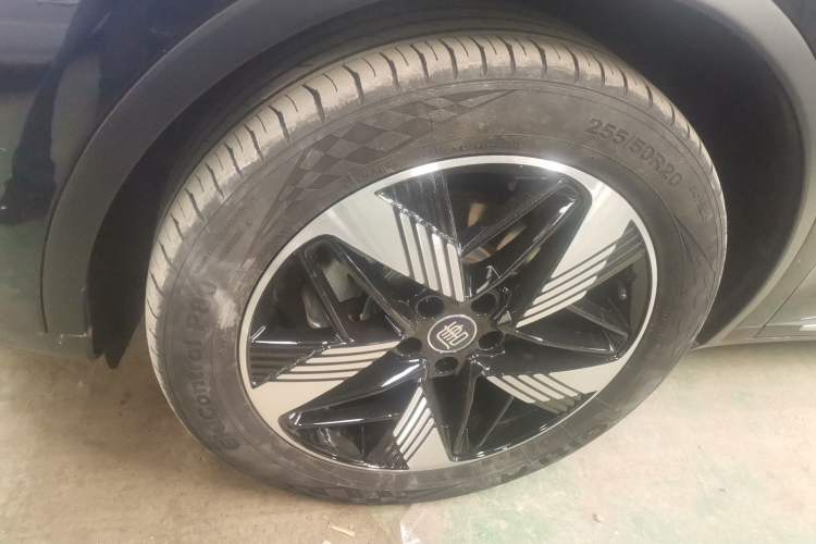 Used BYD Tang New Energy 2023 DM-i Champion Edition 112KM Prestige Model Exterior 4