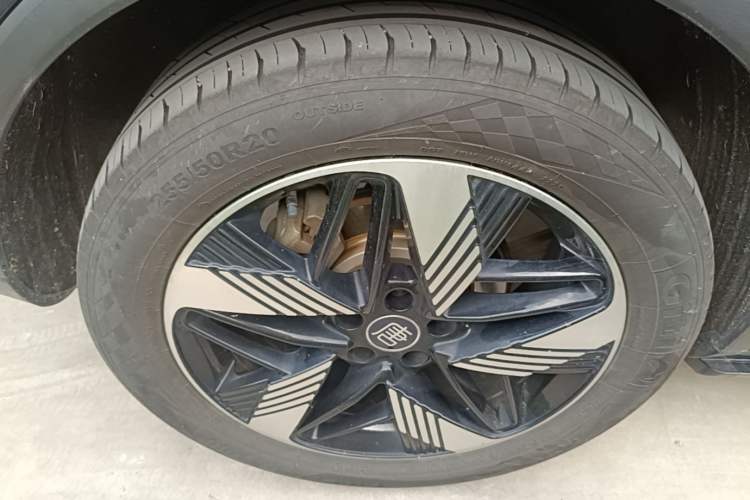 Used BYD Tang New Energy 2023 DM-i Champion Edition 112KM Prestige Model Exterior 5