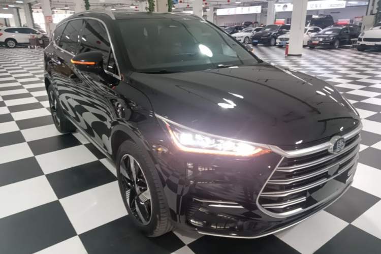 Used BYD Tang New Energy 2023 DM-i Champion Edition 112KM Prestige Model Front Right 45 Deg