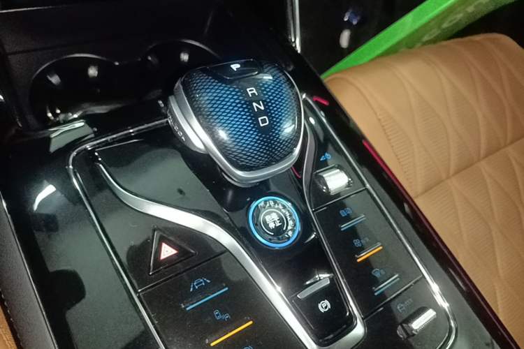 Used BYD Tang New Energy 2023 DM-i Champion Edition 112KM Prestige Model Gear Lever