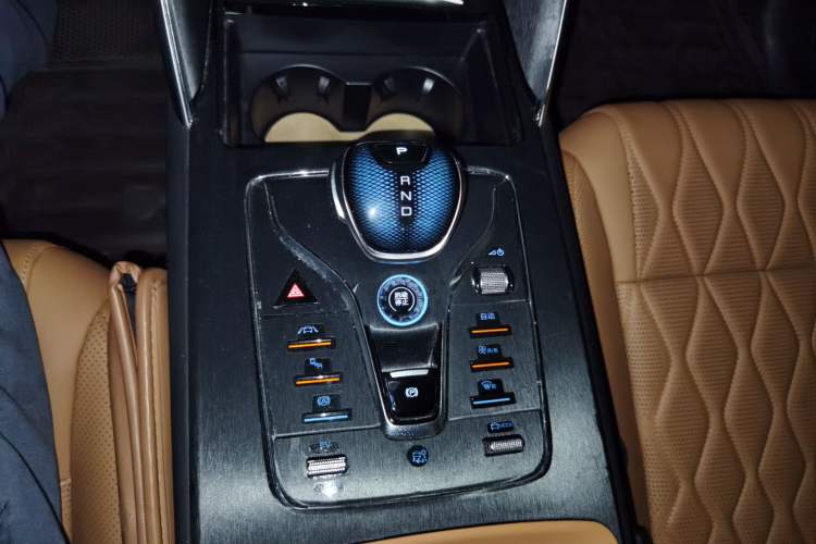 Used BYD Tang New Energy 2023 DM-i Champion Edition 112KM Prestige Model Gear Lever