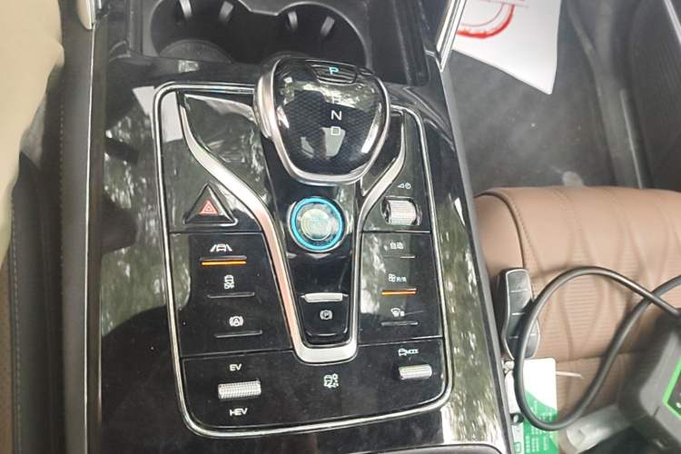 Used BYD Tang New Energy 2023 DM-i Champion Edition 112KM Prestige Model Gear Lever