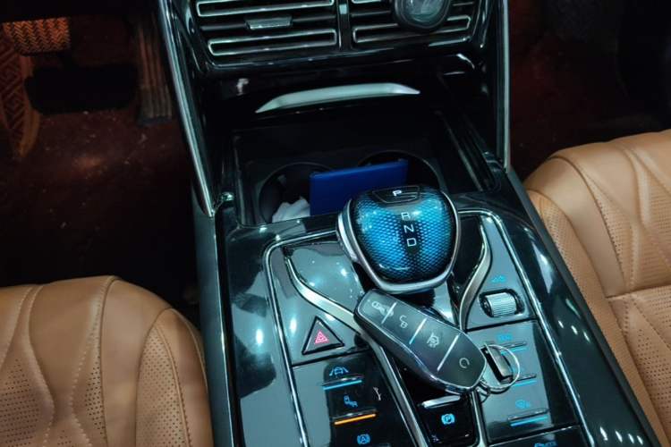 Used BYD Tang New Energy 2023 DM-i Champion Edition 112KM Prestige Model Gear Lever