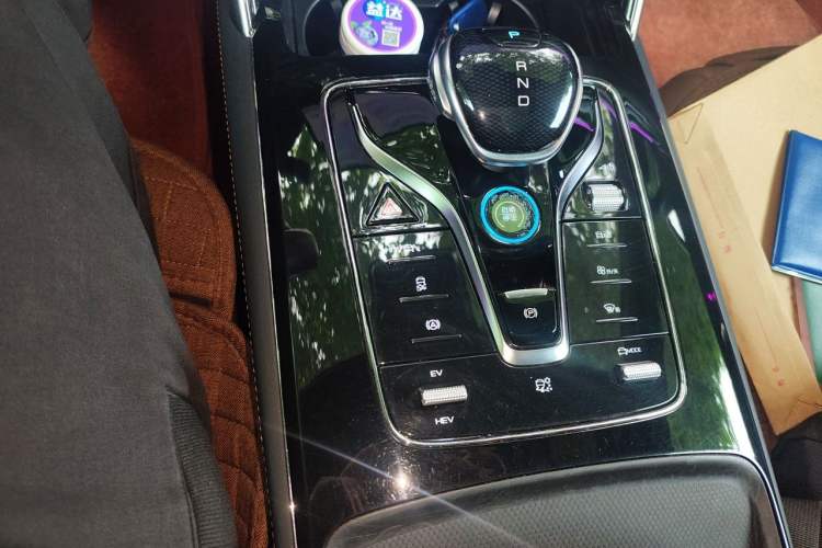 Used BYD Tang New Energy 2023 DM-i Champion Edition 112KM Prestige Model Gear Lever