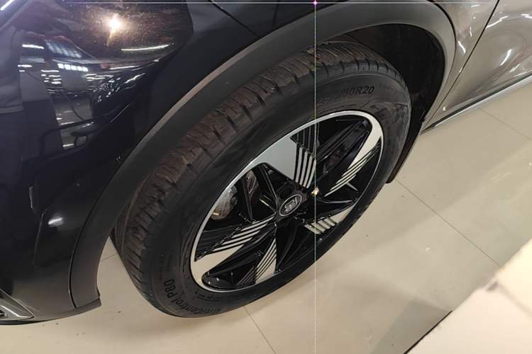 Used BYD Tang New Energy 2023 DM-i Champion Edition 112KM Prestige Model Left Front Wheel Hub