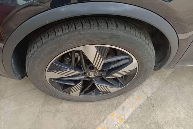 Used BYD Tang New Energy 2023 DM-i Champion Edition 112KM Prestige Model Left Front Wheel Hub