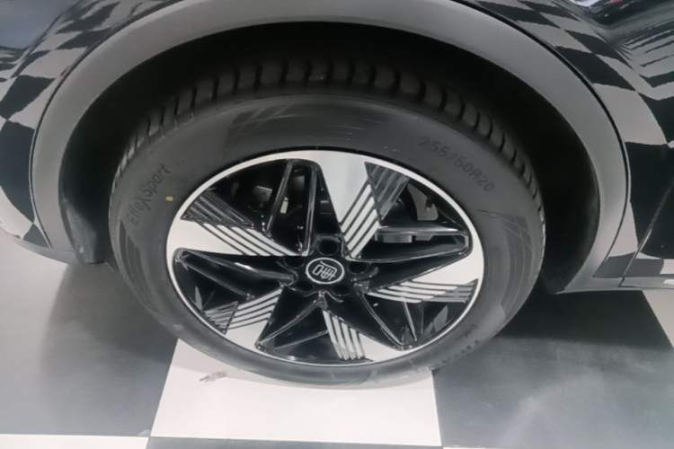 Used BYD Tang New Energy 2023 DM-i Champion Edition 112KM Prestige Model Left Front Wheel Hub