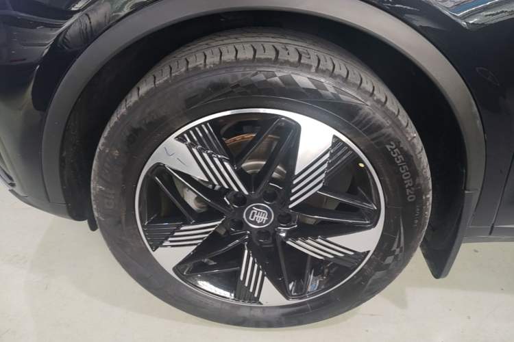 Used BYD Tang New Energy 2023 DM-i Champion Edition 112KM Prestige Model Left Front Wheel Hub