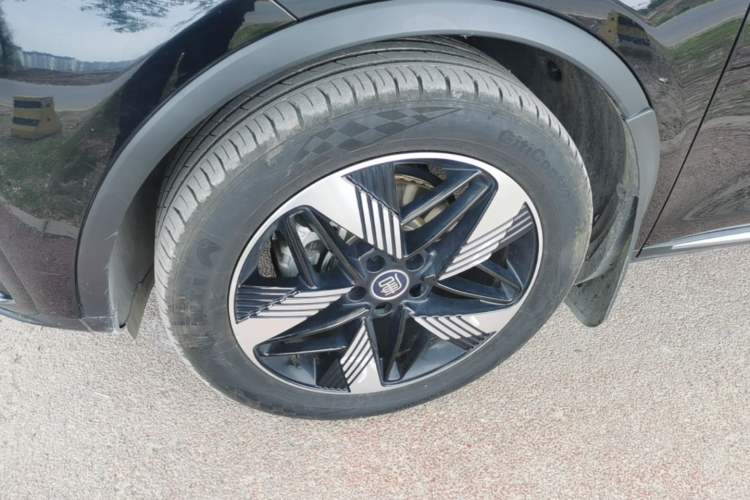 Used BYD Tang New Energy 2023 DM-i Champion Edition 112KM Prestige Model Left Front Wheel Hub