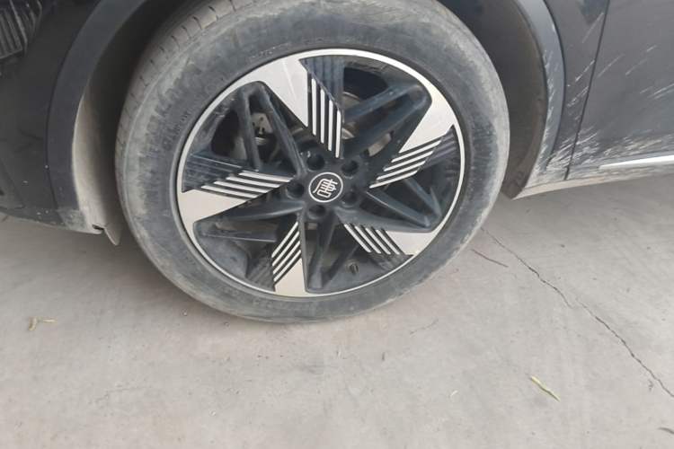 Used BYD Tang New Energy 2023 DM-i Champion Edition 112KM Prestige Model Left Front Wheel Hub