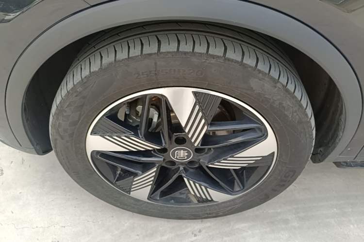 Used BYD Tang New Energy 2023 DM-i Champion Edition 112KM Prestige Model Left Front Wheel Hub