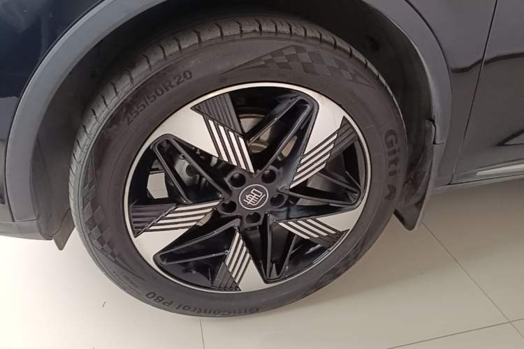 Used BYD Tang New Energy 2023 DM-i Champion Edition 112KM Prestige Model Left Front Wheel Hub