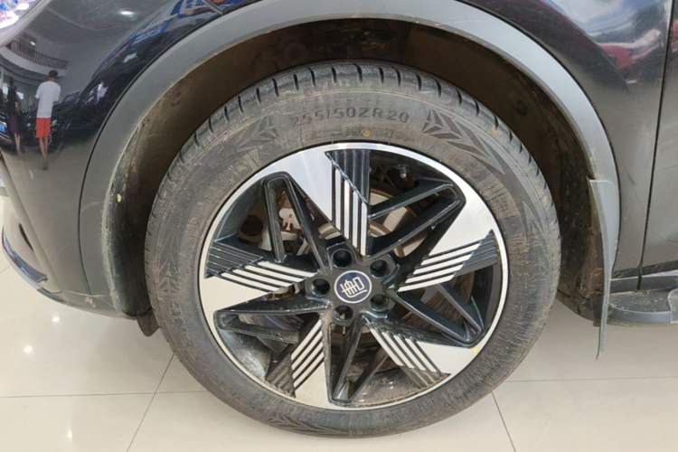 Used BYD Tang New Energy 2023 DM-i Champion Edition 112KM Prestige Model Left Front Wheel Hub