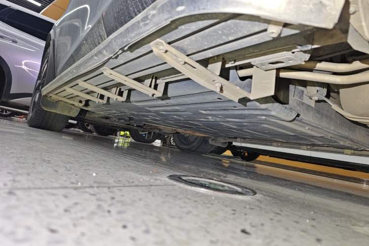 Used BYD Tang New Energy 2023 DM-i Champion Edition 112KM Prestige Model Left Side Sill