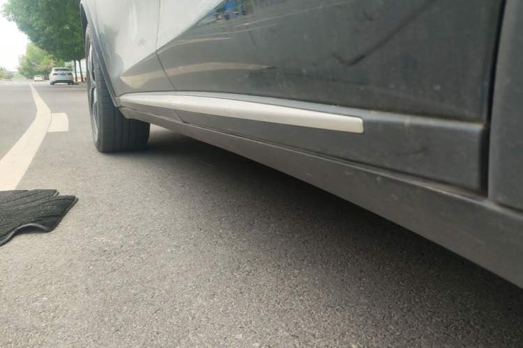 Used BYD Tang New Energy 2023 DM-i Champion Edition 112KM Prestige Model Left Side Sill
