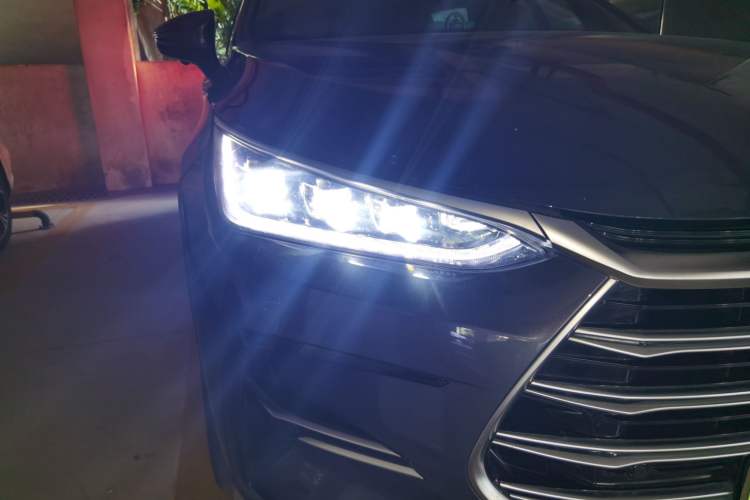 Used BYD Tang New Energy 2023 DM-i Champion Edition 112KM Prestige Model Right Front Headlight