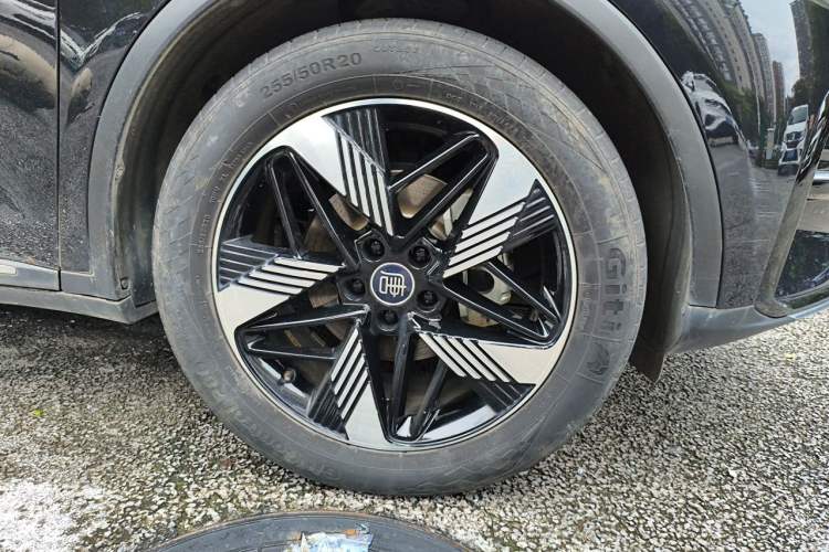 Used BYD Tang New Energy 2023 DM-i Champion Edition 112KM Prestige Model Right Front Wheel Hub