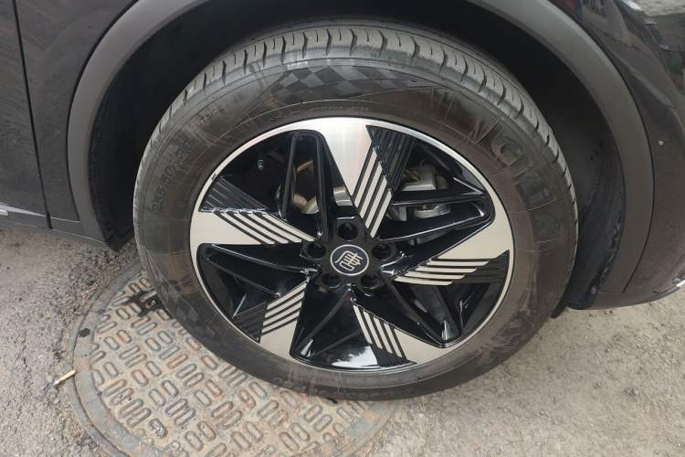 Used BYD Tang New Energy 2023 DM-i Champion Edition 112KM Prestige Model Right Front Wheel Hub