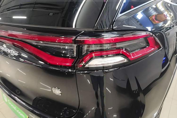 Used BYD Tang New Energy 2023 DM-i Champion Edition 112KM Prestige Model Right Rear Taillight