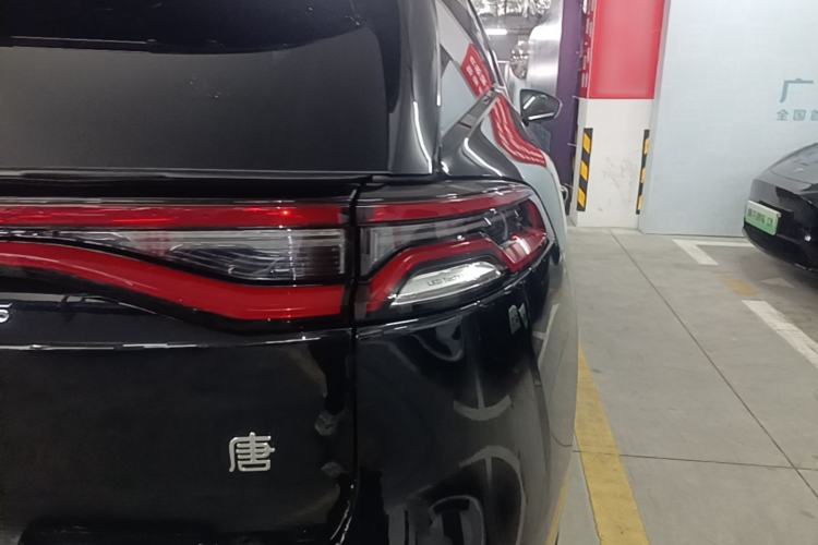 Used BYD Tang New Energy 2023 DM-i Champion Edition 112KM Prestige Model Right Rear Taillight