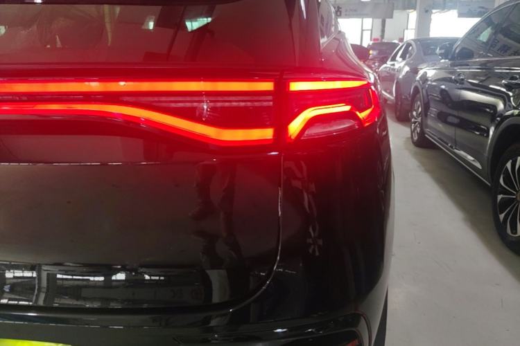 Used BYD Tang New Energy 2023 DM-i Champion Edition 112KM Prestige Model Right Rear Taillight