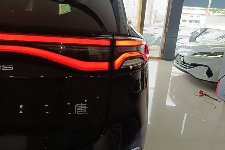 Used BYD Tang New Energy 2023 DM-i Champion Edition 112KM Prestige Model Right Rear Taillight