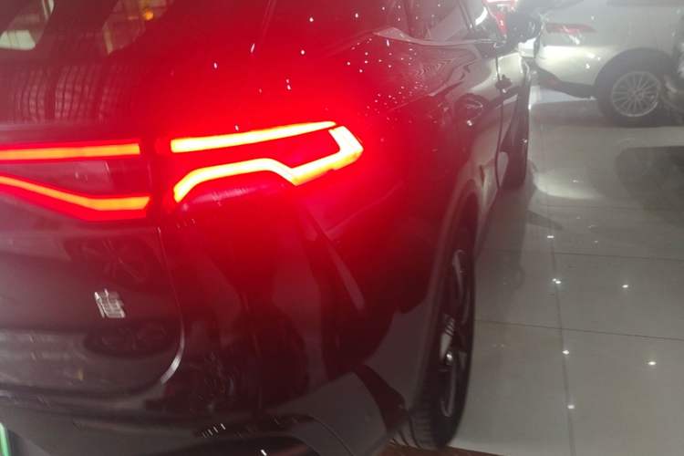Used BYD Tang New Energy 2023 DM-i Champion Edition 112KM Prestige Model Right Rear Taillight