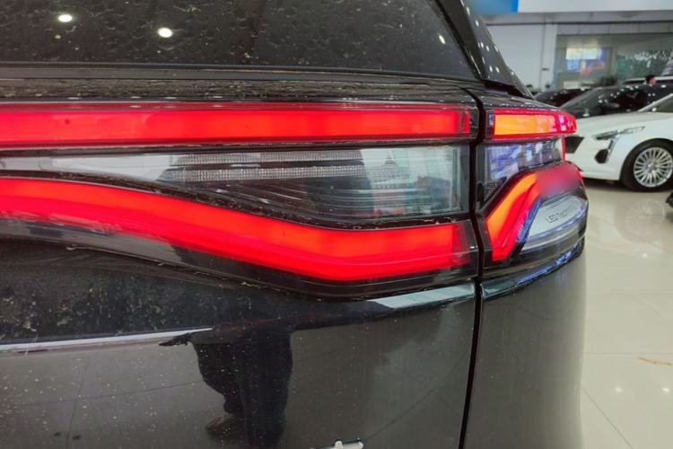 Used BYD Tang New Energy 2023 DM-i Champion Edition 112KM Prestige Model Right Rear Taillight
