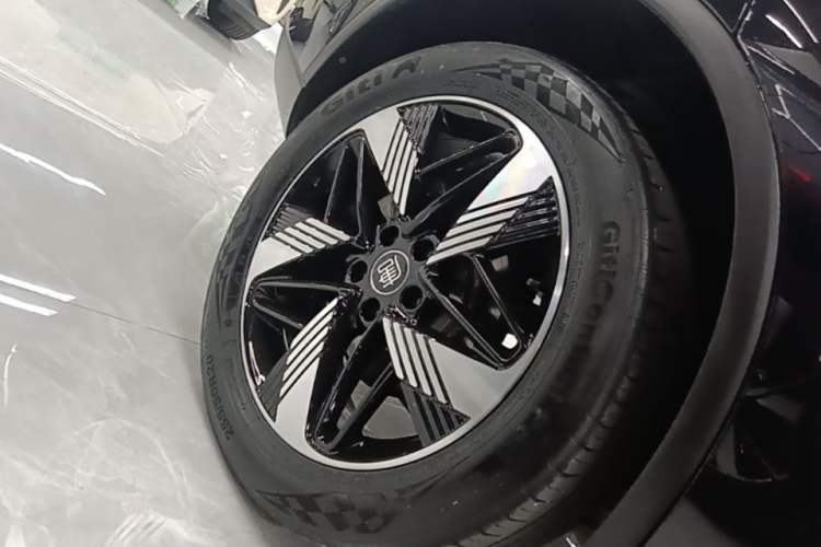 Used BYD Tang New Energy 2023 DM-i Champion Edition 112KM Prestige Model Right Rear Wheel Hub