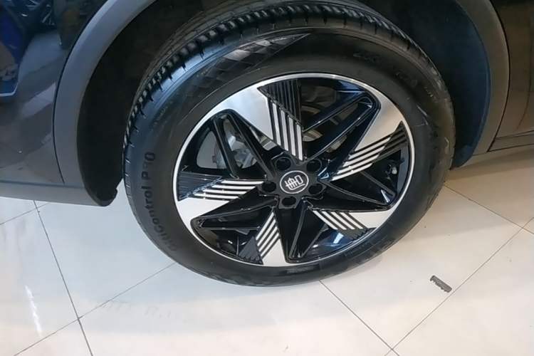 Used BYD Tang New Energy 2023 DM-i Champion Edition 112KM Prestige Model Right Rear Wheel Hub