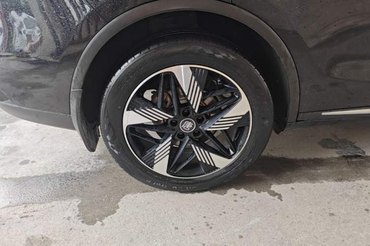 Used BYD Tang New Energy 2023 DM-i Champion Edition 112KM Prestige Model Right Rear Wheel Hub