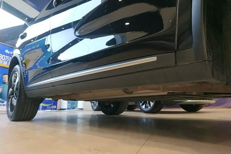 Used BYD Tang New Energy 2023 DM-i Champion Edition 112KM Prestige Model Right Side Sill