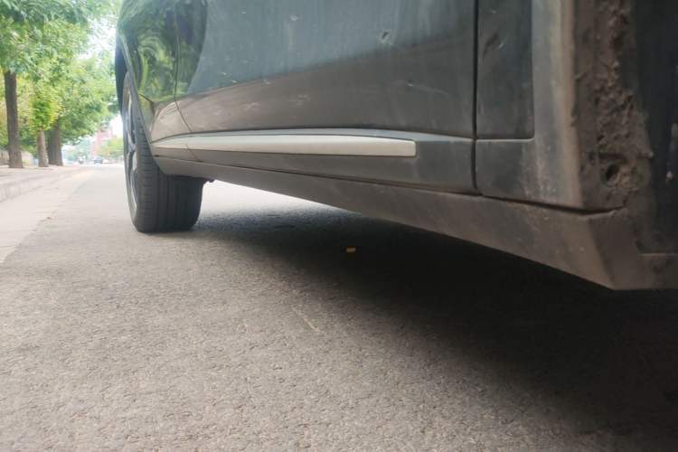 Used BYD Tang New Energy 2023 DM-i Champion Edition 112KM Prestige Model Right Side Sill