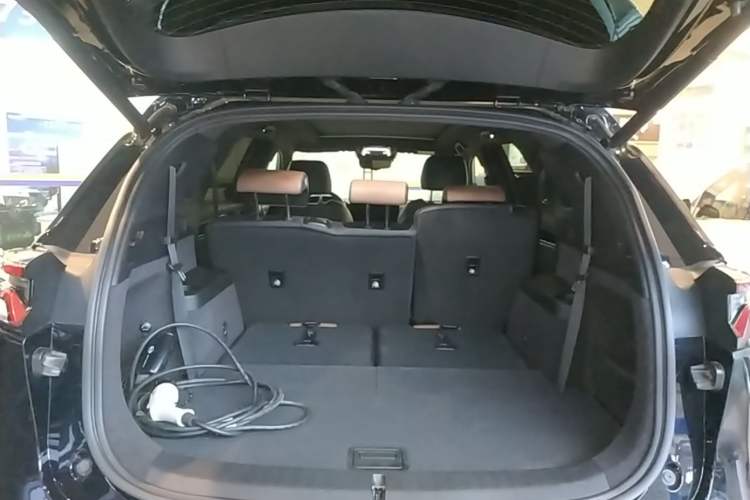 Used BYD Tang New Energy 2023 DM-i Champion Edition 112KM Prestige Model Trunk