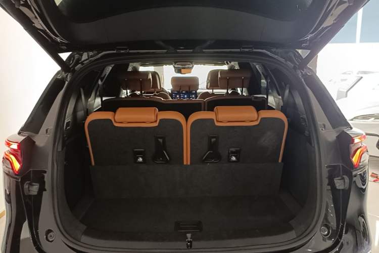 Used BYD Tang New Energy 2023 DM-i Champion Edition 112KM Prestige Model Trunk