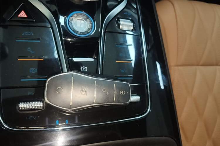 Used BYD Tang New Energy 2023 DM-i Champion Edition 112KM Prestige Model Vehicle Key
