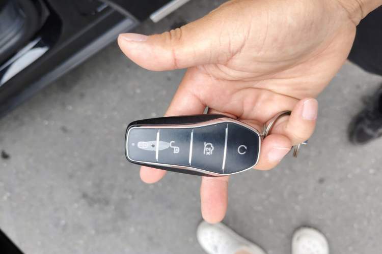 Used BYD Tang New Energy 2023 DM-i Champion Edition 112KM Prestige Model Vehicle Key