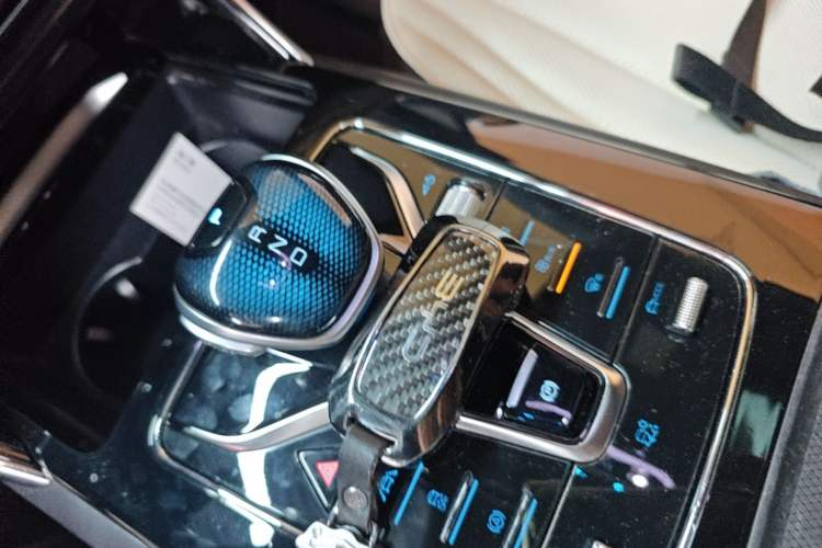 Used BYD Tang New Energy 2023 DM-i Champion Edition 112KM Prestige Model Vehicle Key