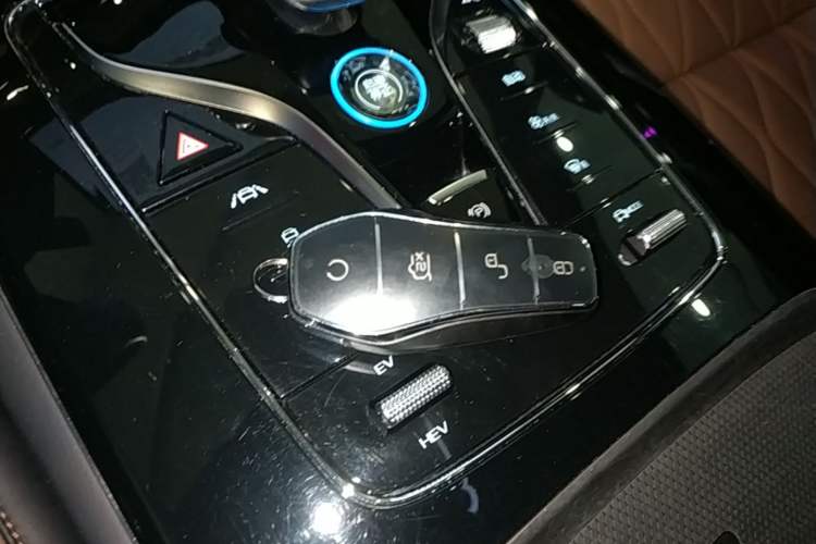 Used BYD Tang New Energy 2023 DM-i Champion Edition 112KM Prestige Model Vehicle Key